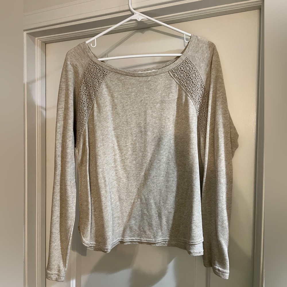 Sun and shadow medium cream sweater